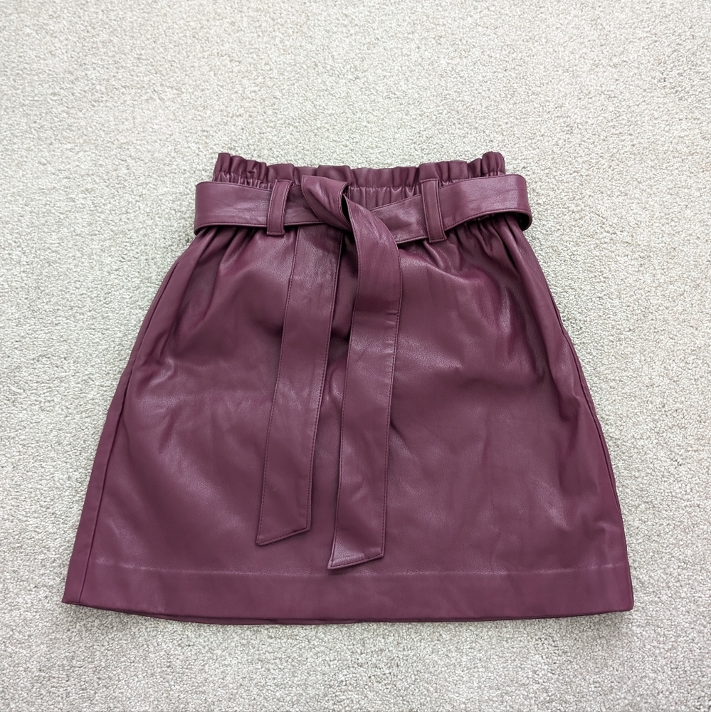 EUC LOFT Women's Berry Faux Leather Mini Skirt